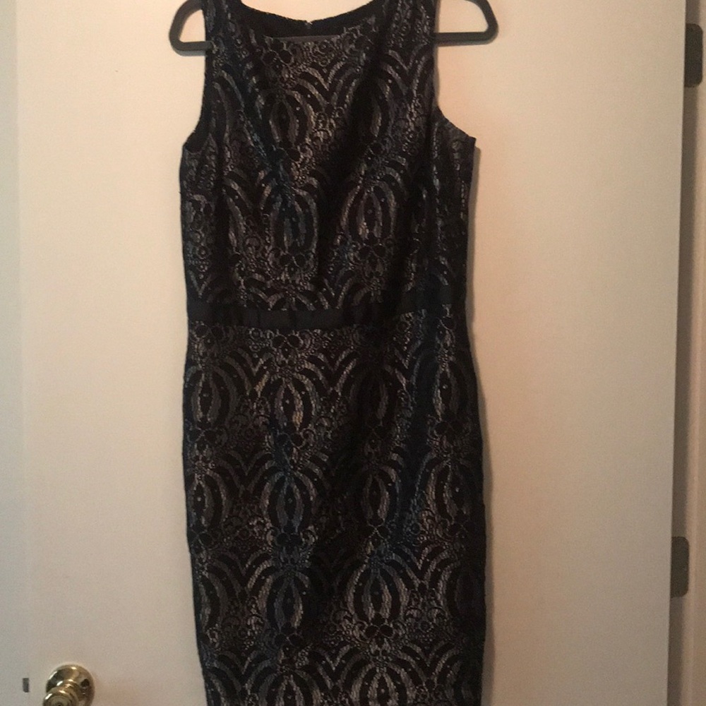 Gold/black fully lined dress!
